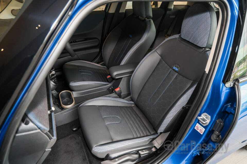 MINI 5 Door F65 (2024) Interior