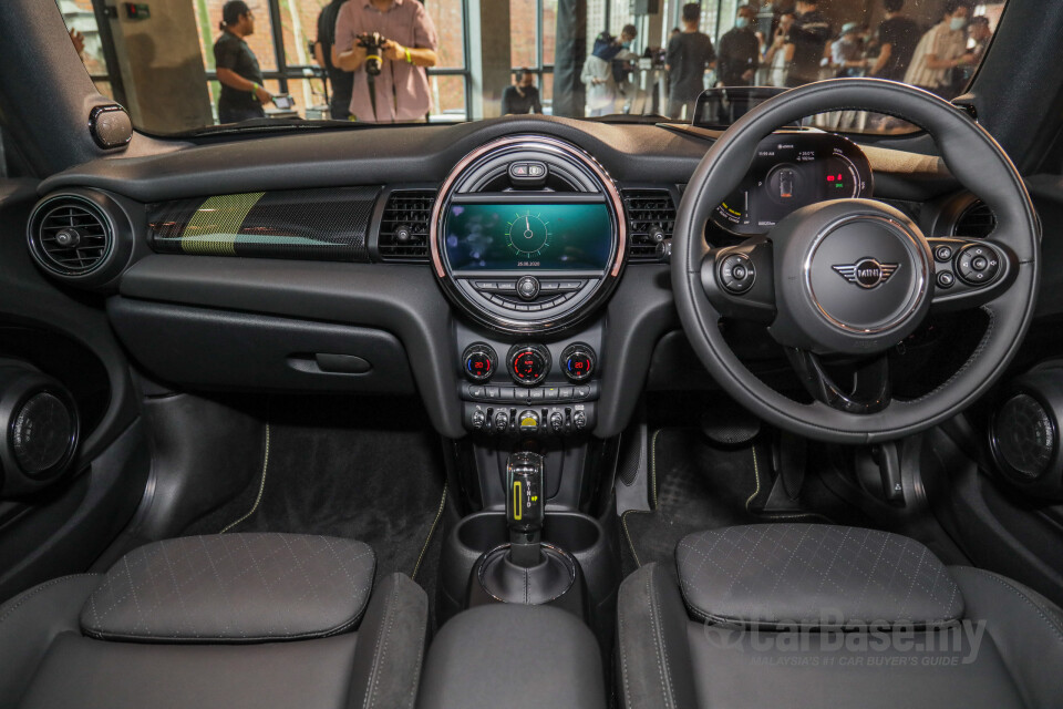 Subaru Outback BN (2015) Interior