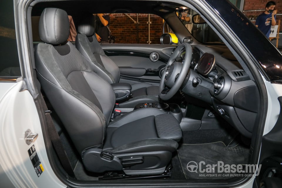 MINI Electric F56 LCI (2020) Interior
