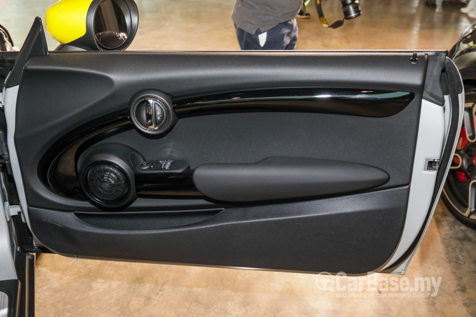 MINI Electric F56 LCI (2020) Interior