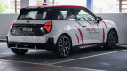 MINI Electric Exterior photo