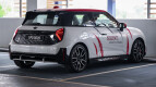 MINI Electric Exterior photo