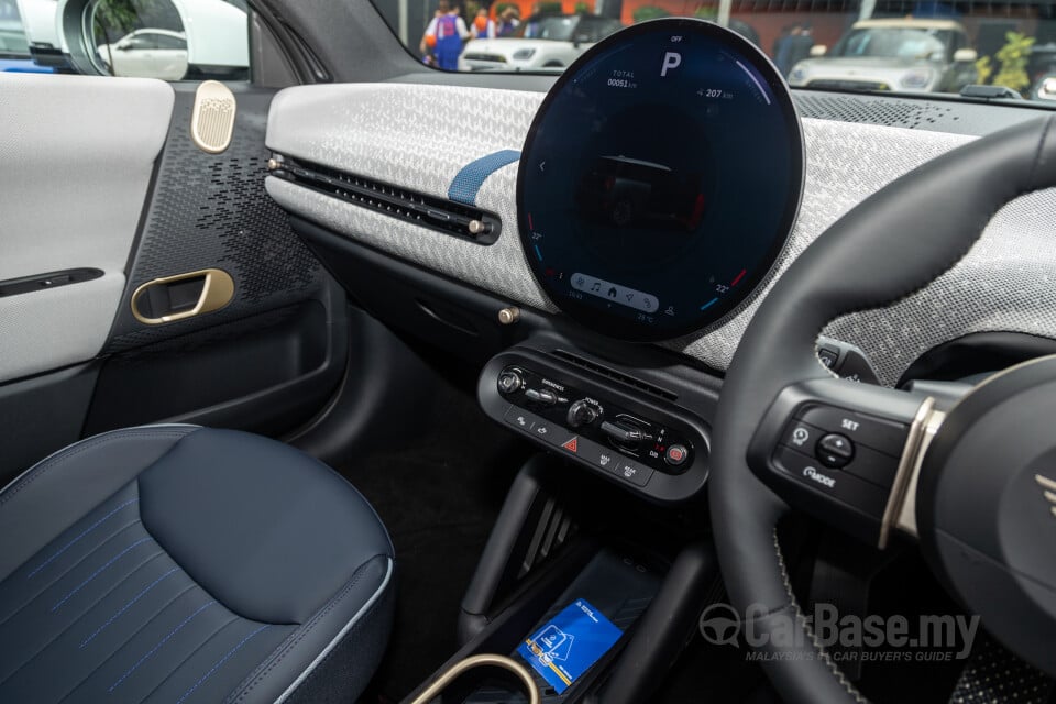 MINI Electric J01 (2024) Interior