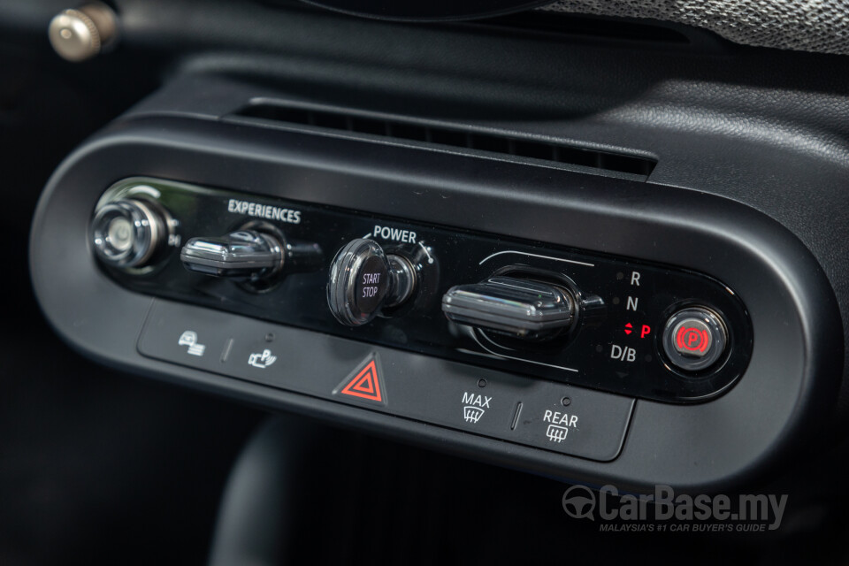 MINI Electric J01 (2024) Interior
