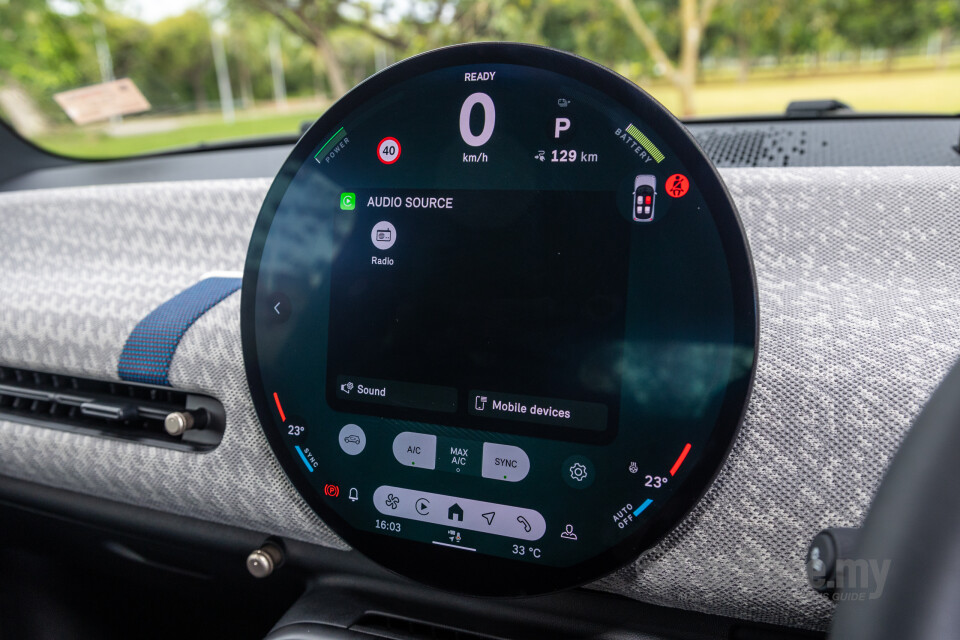 MINI Electric J01 (2024) Interior