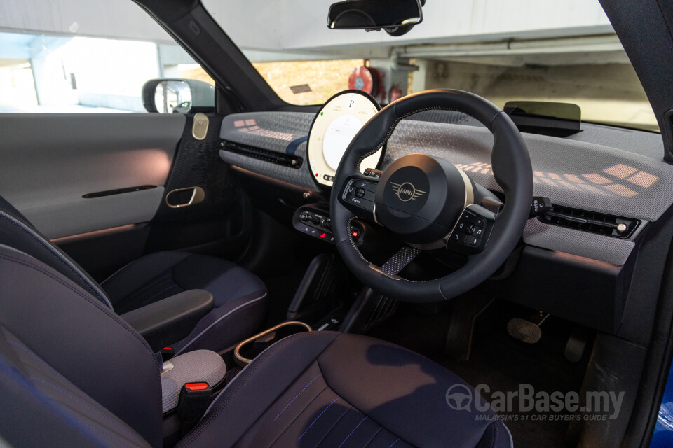 MINI Electric J01 (2024) Interior
