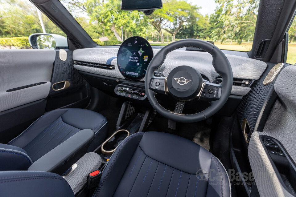 MINI Electric J01 (2024) Interior