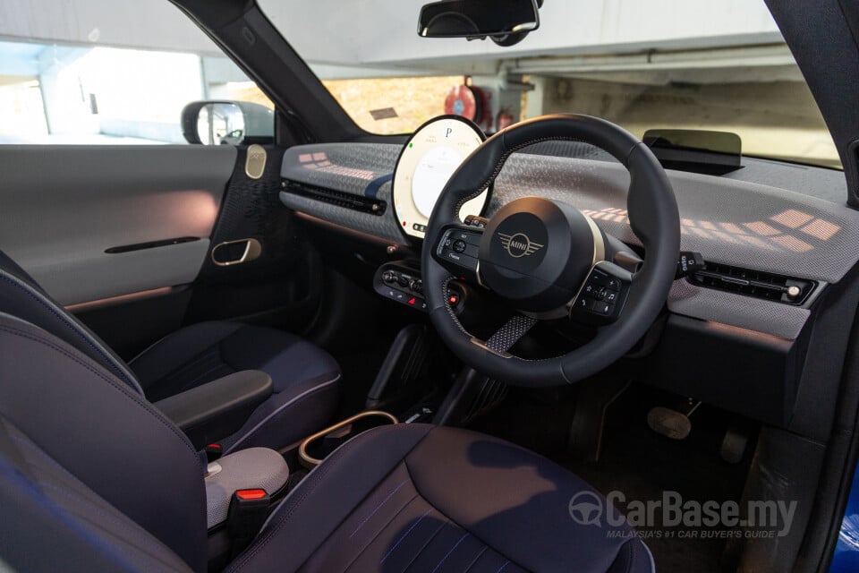 MINI Electric J01 (2024) Interior