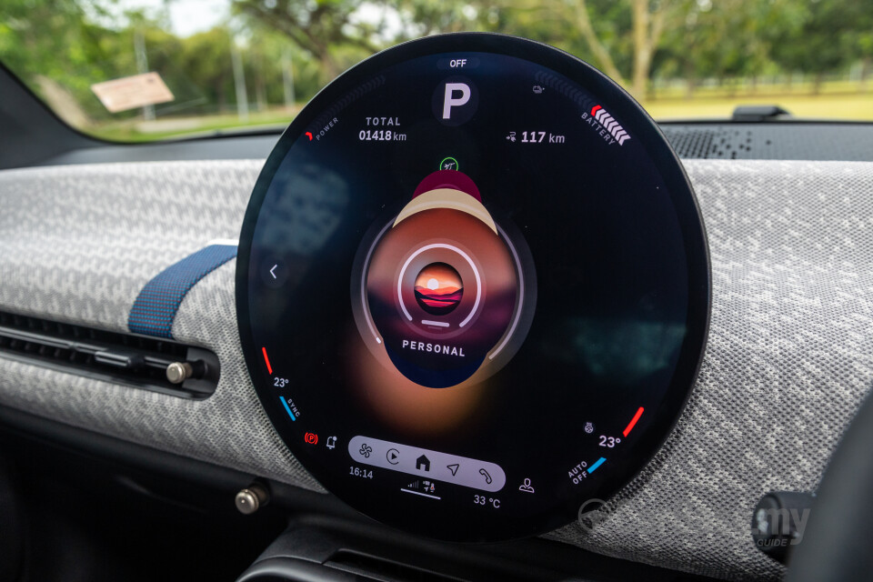 MINI Electric J01 (2024) Interior