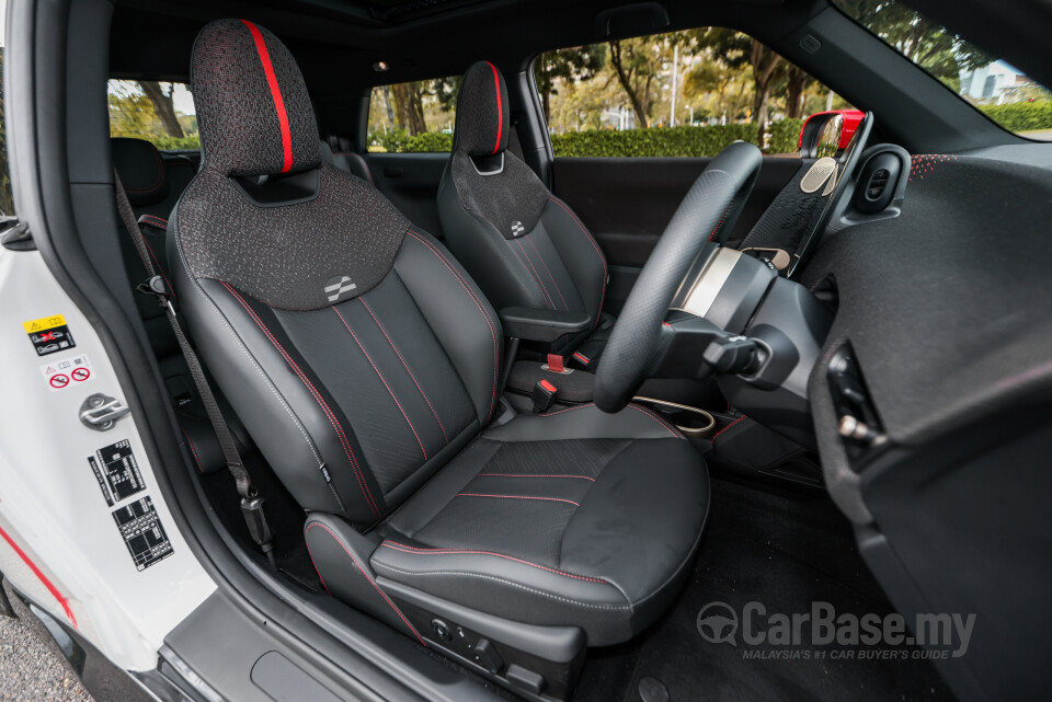 MINI Electric J01 (2024) Interior