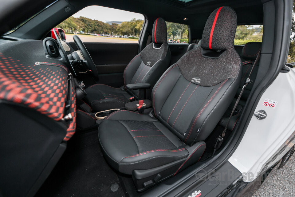 MINI Electric J01 (2024) Interior