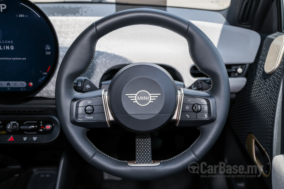MINI Electric J01 (2024) Interior