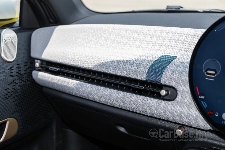 MINI Electric J01 (2024) Interior