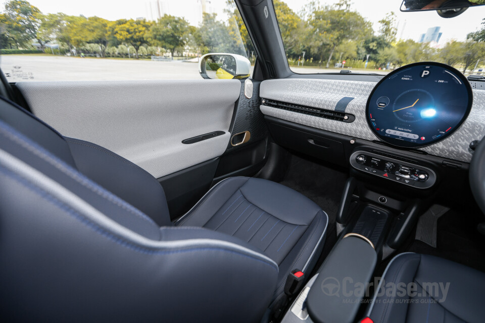 MINI Electric J01 (2024) Interior