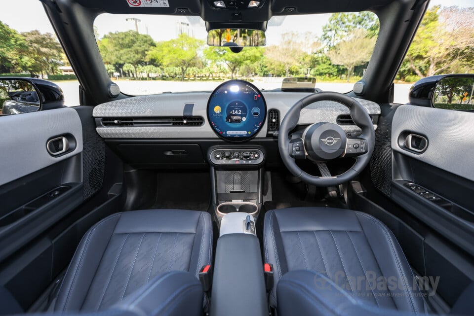 MINI Convertible F67 (2025) Interior