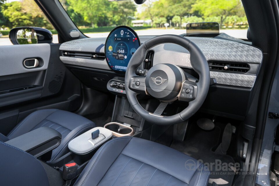 MINI Convertible F67 (2025) Interior