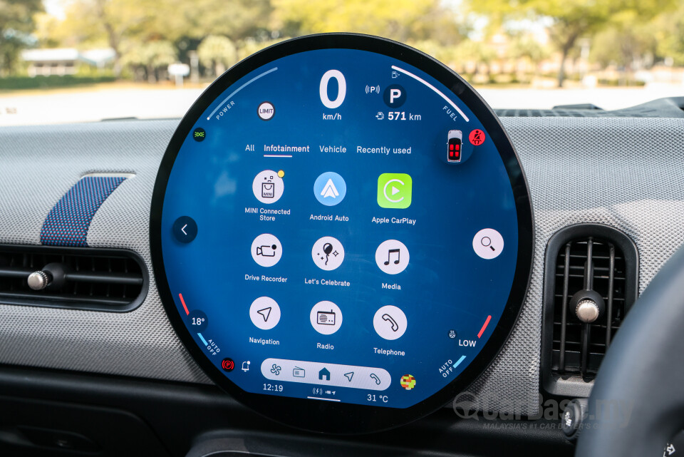 MINI Convertible F67 (2025) Interior