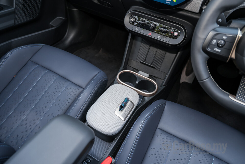 MINI Convertible F67 (2025) Interior