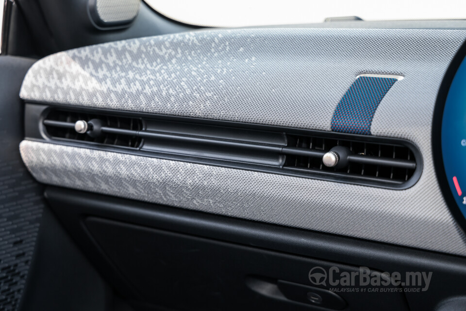 MINI Convertible F67 (2025) Interior
