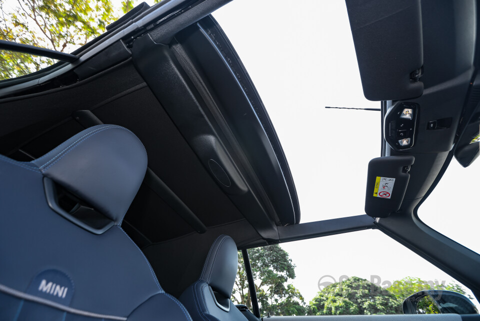 MINI Convertible F67 (2025) Interior