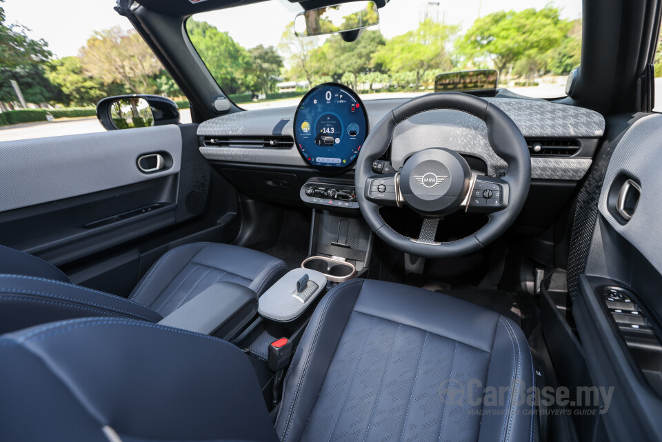 MINI Convertible F67 (2025) Interior