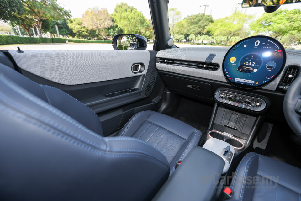 MINI Convertible F67 (2025) Interior