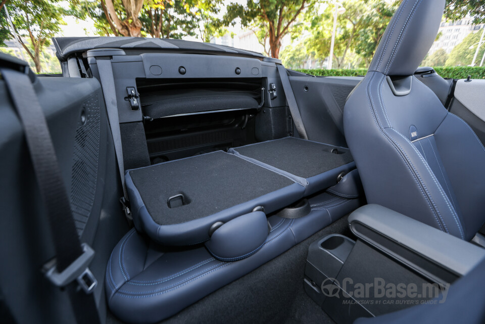 MINI Convertible F67 (2025) Interior
