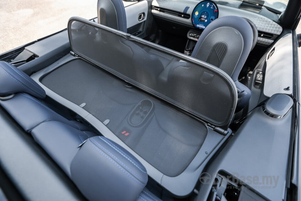 MINI Convertible F67 (2025) Interior
