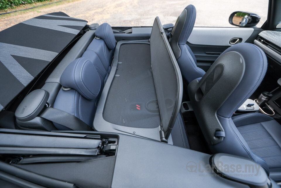 MINI Convertible F67 (2025) Interior