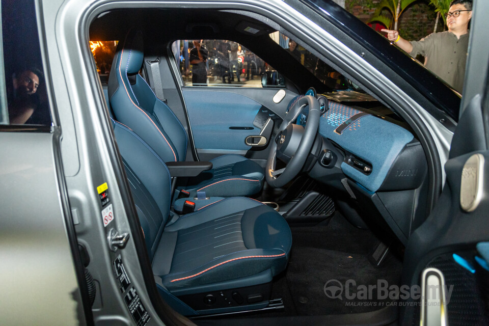 MINI Aceman J05 (2024) Interior