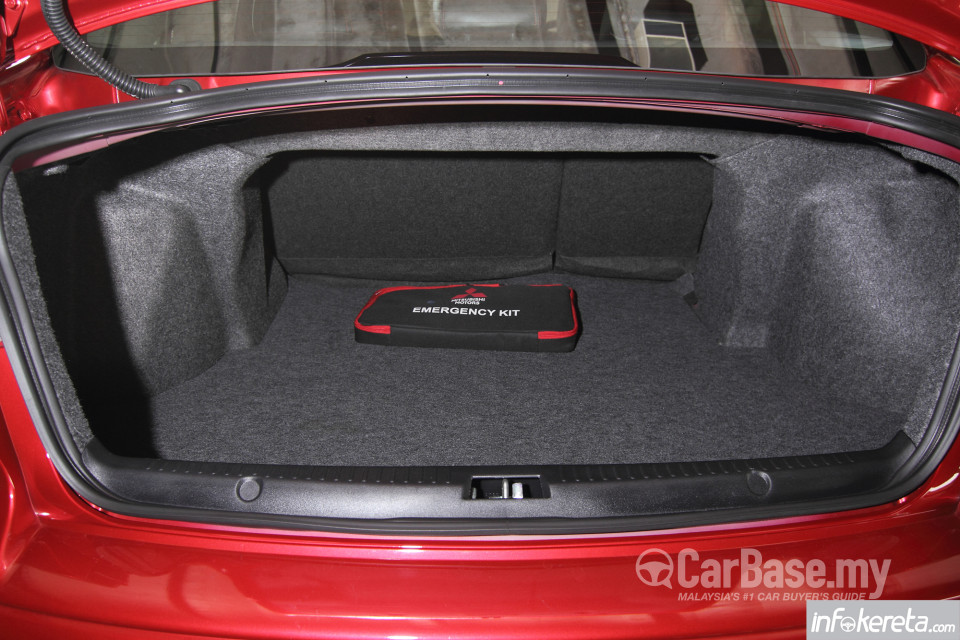 Mitsubishi Lancer Mk5 Facelift (2012) Interior