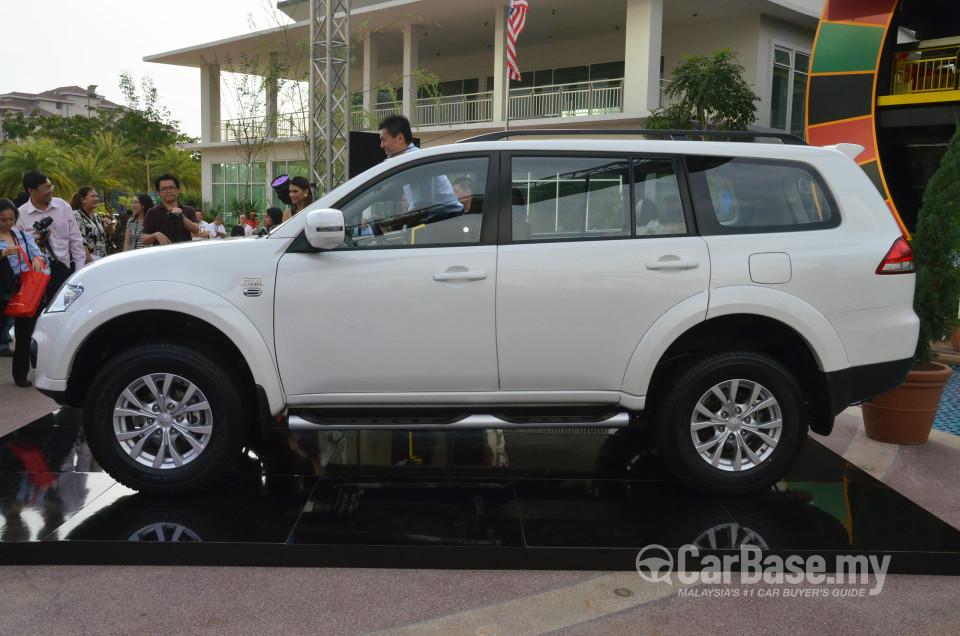 Mitsubishi Pajero Sport Mk1 Facelift (2013) Exterior
