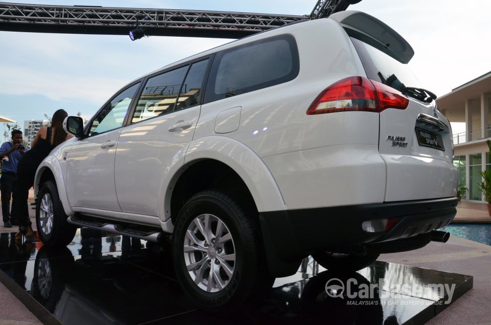 Mitsubishi Pajero Sport Mk1 Facelift (2013) Exterior