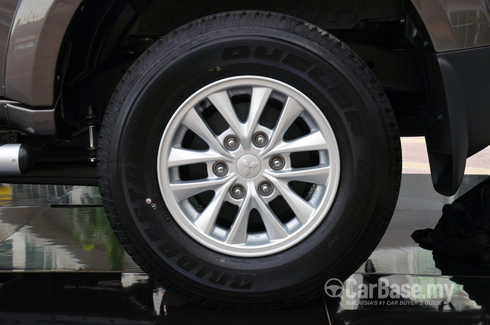 Mitsubishi Pajero Sport Mk1 Facelift (2013) Exterior