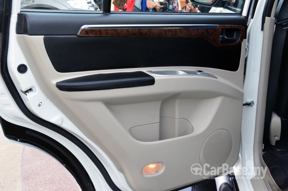 Mitsubishi Pajero Sport Mk1 Facelift (2013) Interior