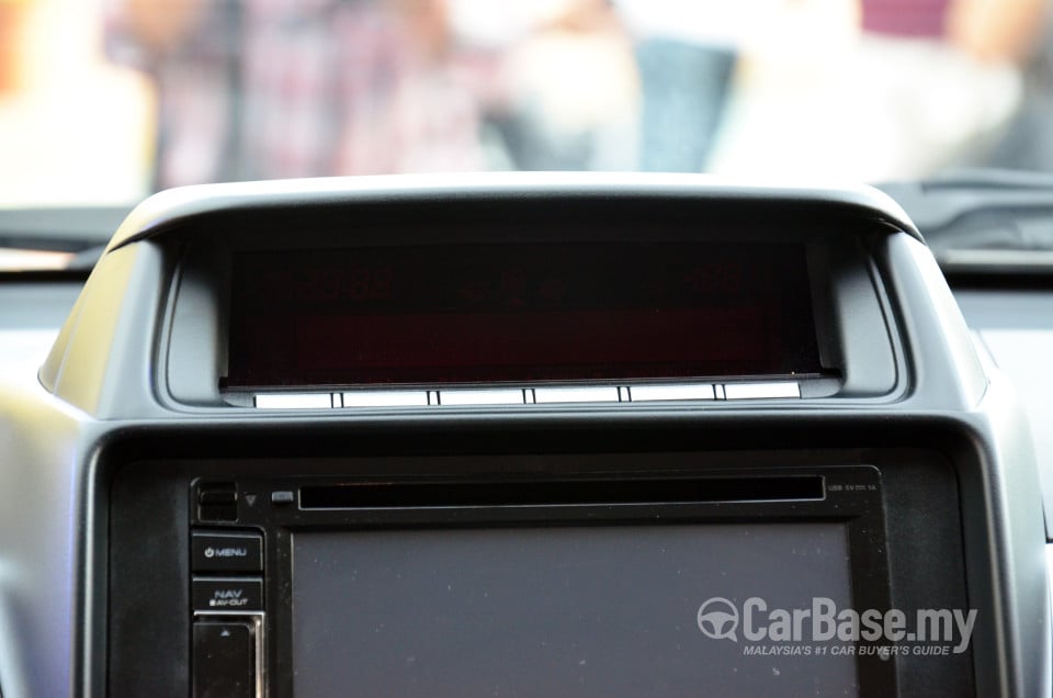 Mitsubishi Pajero Sport Mk1 Facelift (2013) Interior