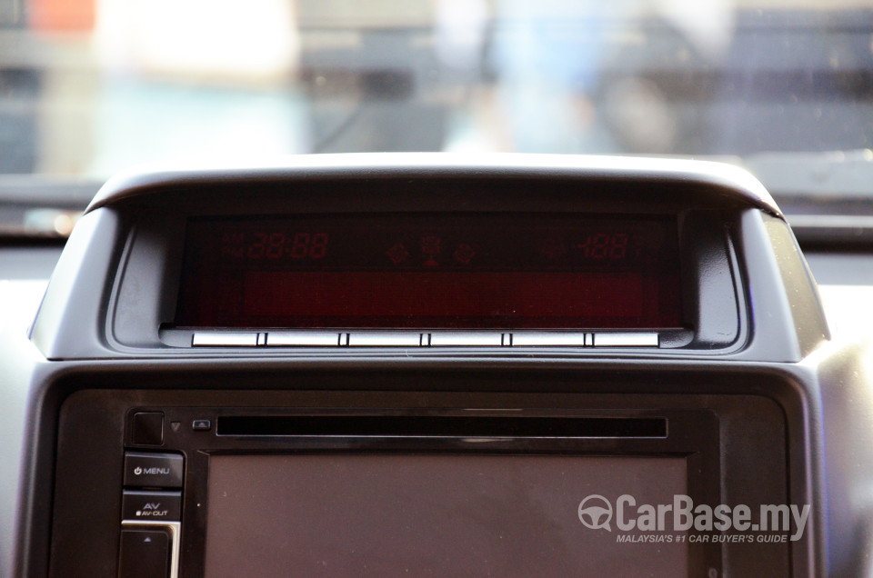 Mitsubishi Pajero Sport Mk1 Facelift (2013) Interior
