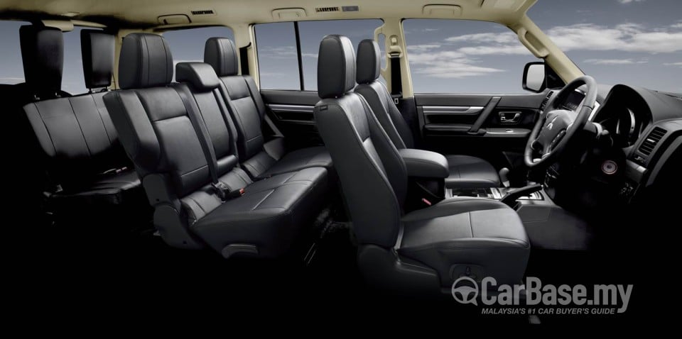 Mitsubishi Pajero V80 Facelift 2 (2014) Interior