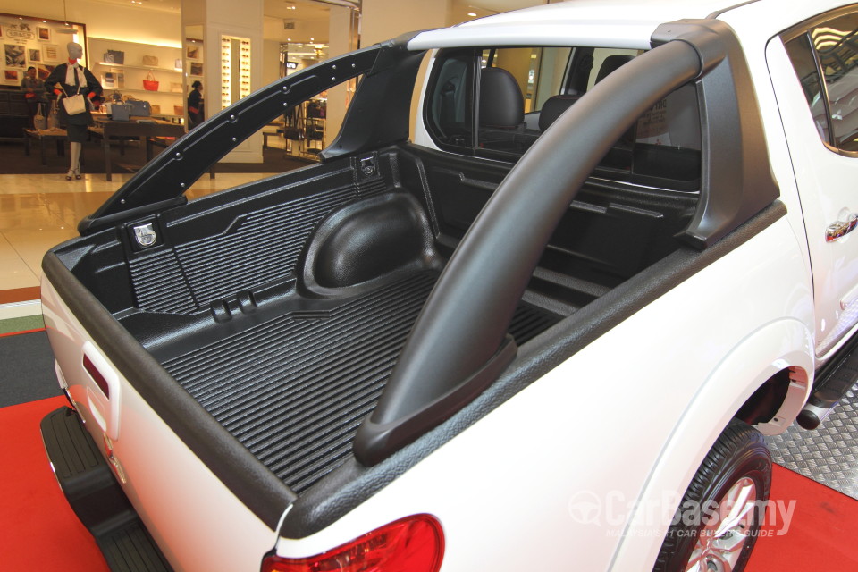 Mitsubishi Triton Mk1 Facelift (2014) Exterior