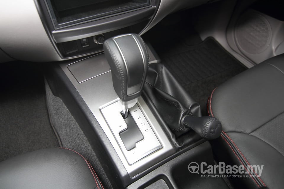 Mitsubishi Triton Mk1 Facelift (2014) Interior