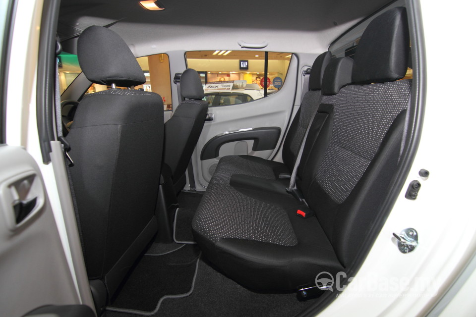 Mitsubishi Triton Mk1 Facelift (2014) Interior