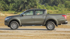 Mitsubishi Triton Exterior photo