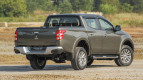 Mitsubishi Triton Exterior photo