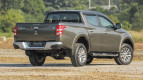 Mitsubishi Triton Exterior photo
