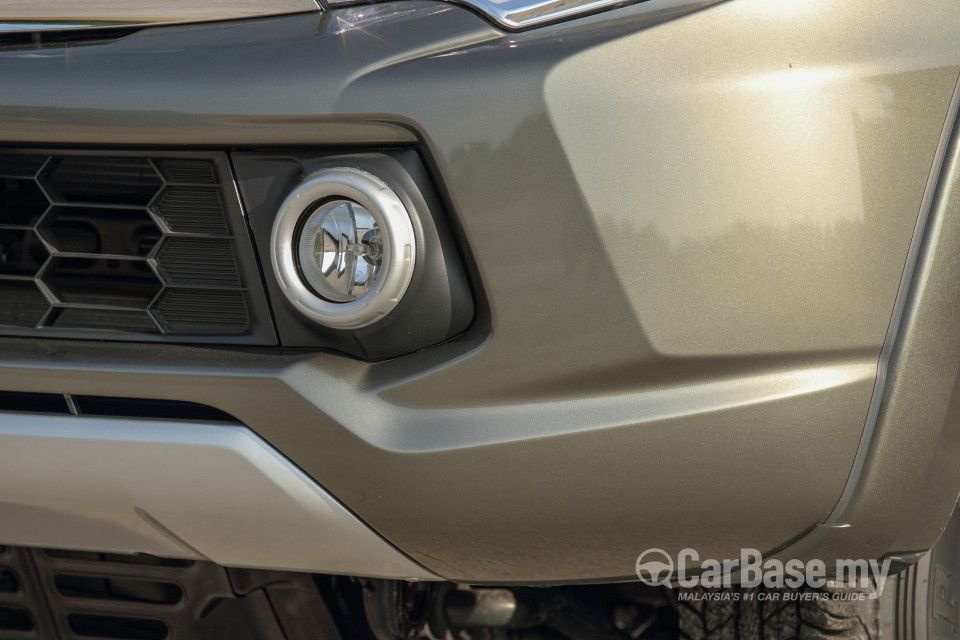 Mitsubishi Triton Mk2 (2015) Exterior
