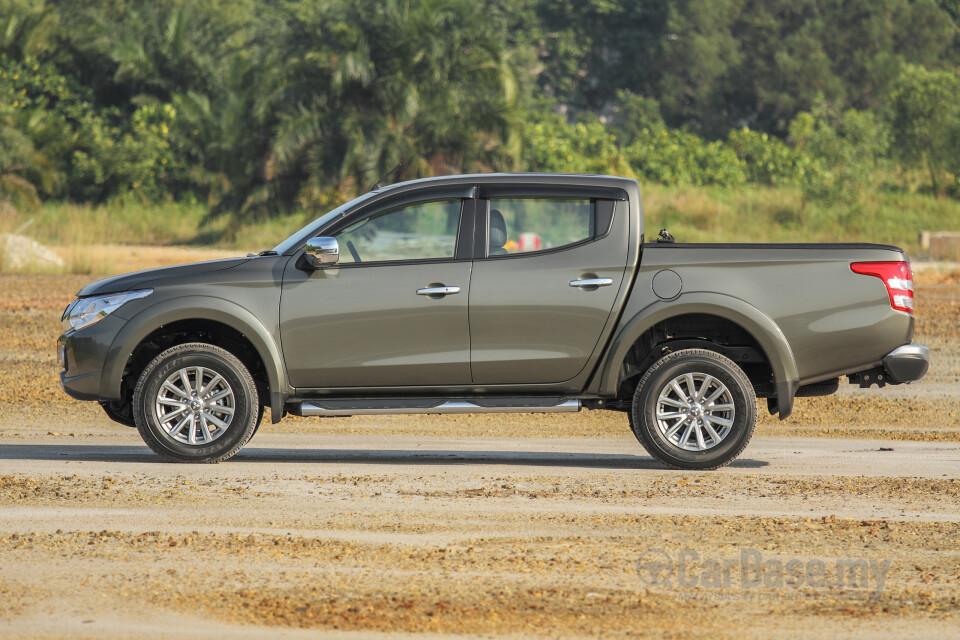 Toyota Hilux Revo N80 (2016) Exterior