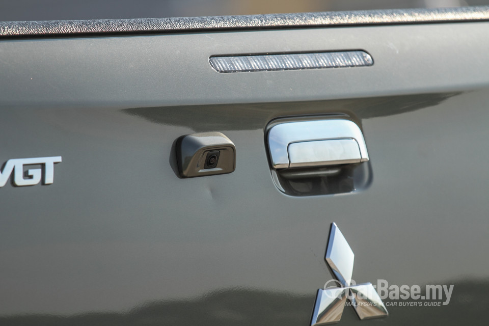 Mitsubishi Triton Mk2 (2015) Exterior