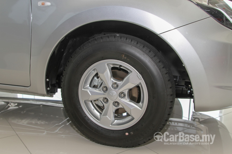 Mitsubishi Triton Mk2 (2015) Exterior