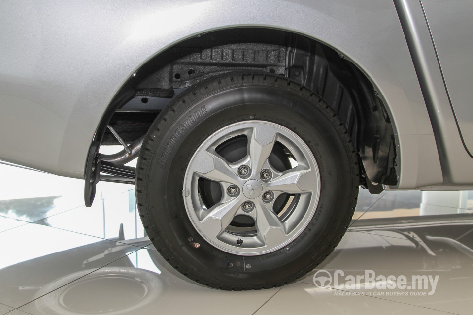 Mitsubishi Triton Mk2 (2015) Exterior