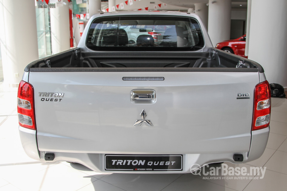 Mitsubishi Triton Mk2 (2015) Exterior